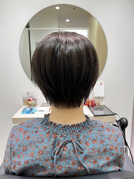 エレノア 梅田 大阪駅前第4ビル店(Eleanor) 綺麗めハンサムショート