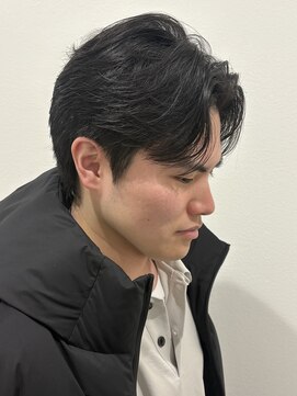 ヒュイル バイ ニアウ(Hwyl by Niau) MEN’S HAIR/サーフカール/刈り上げセンターパート/伊勢崎