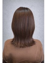 カットワークススリックバイフェローズ(CUT WORKS SLICK by fellows) 外ハネミディ×柔らかブラウンカラー