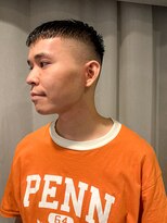 パーク(PARK) 黒髪刈り上げツーブロックフェードカットバーバースタイル