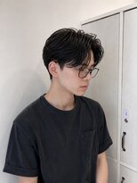 タヒエメンズ 谷町(tahie Men’s) フェザーパーマ/フェードカット/ショートカット/センター分け