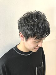 【 ＭＩＹＵ 】王道黒髪パーマ