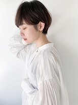 ネイヴィル オモテサンドウ(navile omotesando)&nbsp;濃いめアッシュブラウン×耳掛けショートヘア