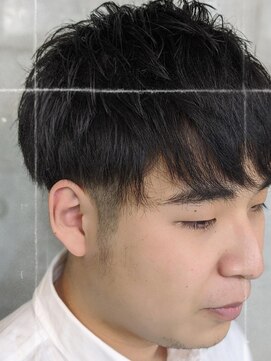 バーバーバー 八広(BARBER-BAR) ヘア] 無造作レイヤー　フェードスタイル