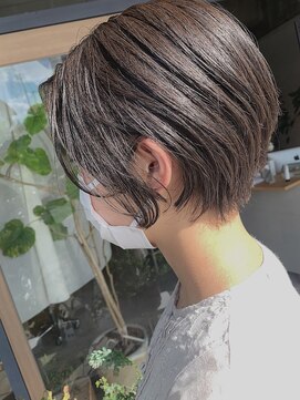 ヒダマリ(hidamari) アッシュブラウン+ショートカット