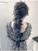 【結婚式・二次会】フレンチガーリーな編みおろしヘアアレンジ
