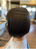 ストレート×ミディアムボブ