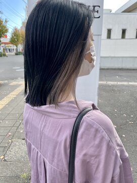 ラテ ヘア リリィ(latte hair lily) 大人可愛い/外ハネ/イヤリングカラー