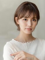 20代30代大人可愛いグレージュカラー斜めバングショートボブ