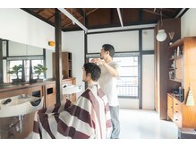 ニューデイ バーバー ショップ(NEWDAY BARBER SHOP)の雰囲気（道具、ポマード、香りまでこだわった男性のためのバーバーです。）