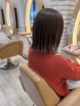 アドラーブル けやき通り店(adorable) ハイライトカラー白髪ぼかし切りっぱなしボブ