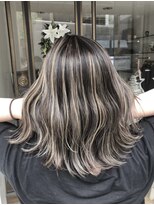 アンダーバーホワイト 泉佐野店(_WHITE)&nbsp;☆ ハイライトカラー　ケアブリーチ　ダブルカラー　イルミナ