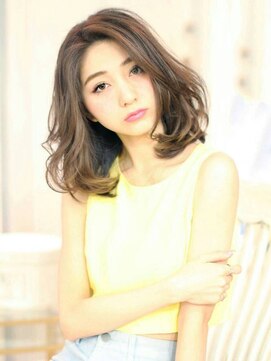 シロフイケブクロ(shirof ikebukuro) 小顔ワンカールセミディ