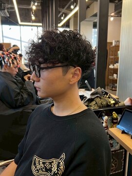 リッチブランドアンドコー(Rich Brand&Co) スペインカール ハイライトカラー メンズカット メンズパーマ