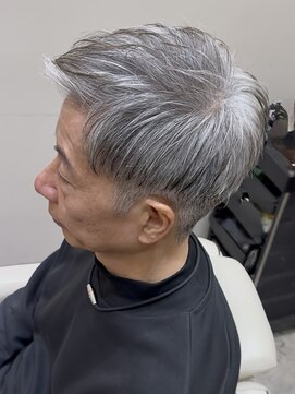 ソレリア(Soleria) 白髪ぼかし/ツーブロック/イケオジヘア/60代男性髪型