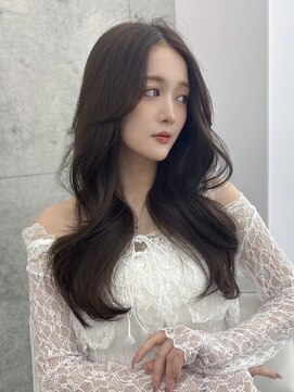 フォンズ(FONS) 透明感グレージュカラー/赤味なしカラー/ロングレイヤー/表参道