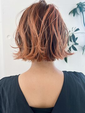 【n】ハイコントラストコーラルオレンジボブ