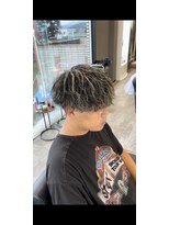 オーラ(AuRa)&nbsp;マッシュ、縦落ちツイスパ、金メッシュ