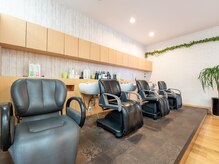 モンド ヘアクリエーション 新栄店(monde hair creation)の雰囲気(「癒し」「上質」「くつろぎ」が特徴のシャンプースペース。)