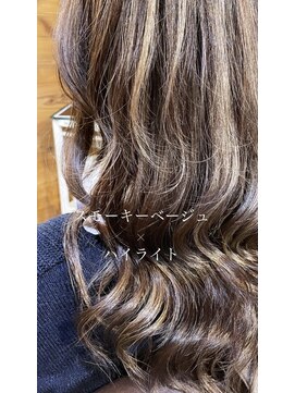 ネスタ ヘアー グラウンド(NESTA hair ground) スモーキーベージュ×ハイライト×ハイレイヤー