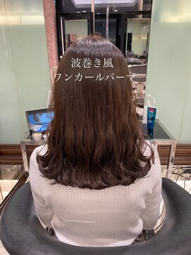 アピッシュ ギンザ(apish ginza) tomo apish独自の波巻き風カールのデジタルパーマ