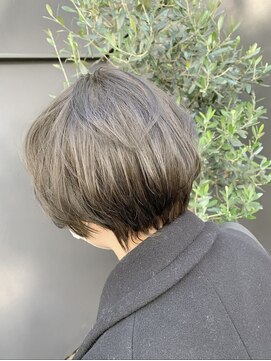 シャインヘア モカ 新宿(Shine hair mocha) [新宿]丸みショート_くびれヘアビタミンカラーカーキ＠20代30代