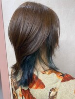 カームバイリコ 学芸大学(calm by liko)&nbsp;インナーカラー/インナー青/くびれヘア/切りっぱなし