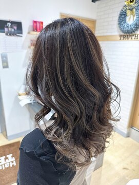 トゥルース 獨協大学前店(Hair&Make TRUTH) グレージュハイライト