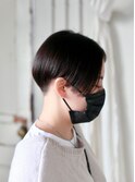 センターパートのハンサムショート