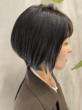トゥループレイス(true place) ショートボブ+インナーブルーカラー