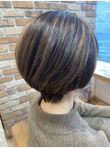 白髪ぼかしハイライトを施したショートデザイン！