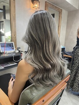 サニー 渋谷(SUNNY) バレイヤージュ、ハイライト、レイヤーロング、グレーベージュ