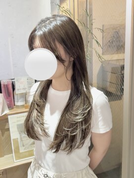 アイノア シノン 神保町(AInoa sinon) レイヤーの軽さを艶で上品に見せるカラーエステ/ミルクティー