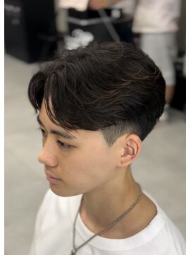 バジー バイ ディーアンドティー(Buzzy by D&T) 毛流れセンターパート