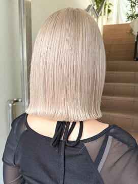 サンク 原宿 表参道(cinq) ホワイトブロンドホワイトベージュリタッチレイヤーカット原宿