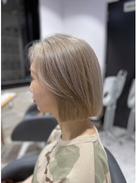 リーオオサカ(Lee Osaka) 【Lee大阪店】レイヤー ボブ×ブリーチカラー/新出