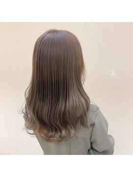 艶髪/アッシュベージュ/レイヤーカット