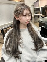 フォート(FORT)&nbsp;海外風バタフライレイヤー/シャギーカット/ハイライトカラー