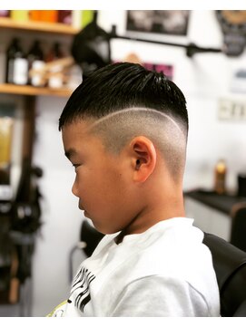 バーバーショップ エイチツー(BARBERSHOP H2) フェードカット
