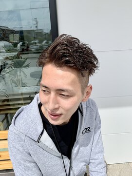 レガーレ(Legare) ショートレイヤー　　パーマ