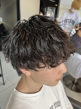 アイズ 海老名(AIZU) 波巻きスパイラルパーマ　ツイストスパイラルスペインカール韓国