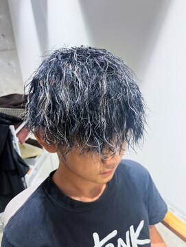 リコラックスビー(LICO LUXBE) マッシュパーマハイライト波巻き