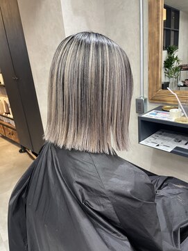 サニー 渋谷(SUNNY) バレイヤージュ、ハイライト、レイヤーロング、グレーベージュ