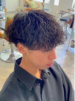 ネウィ ハウオリ 札幌駅前(newi hau'oli) メンズアッシュブラックカルマパーマ爽やかセンターパート韓国