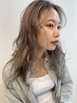 シー(thee)&nbsp;ホワイトベージュ