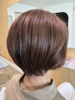 アール(R) ショートボブ