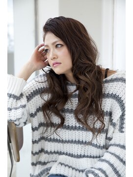 アメリエギャルソン(amelie et garcon) 【amelie】存在感を発揮するクールウェーブロング