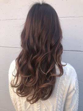 アローラ 三軒茶屋(Allora) 20代30代40代小顔ひし形くびれラウンドCカーブカット