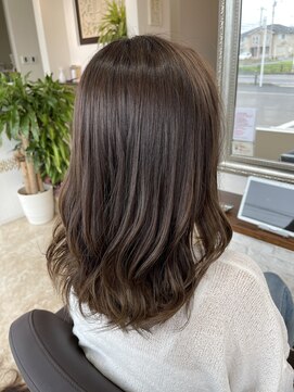 リッシュ 佐倉店(Lish) ラフウェーブベージュ@古山