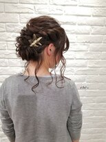 メルク(merc.)&nbsp;後れ毛可愛い♪ヘアアレンジ